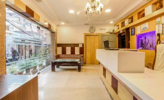 Hotel Glow Inn Paharganj-3 Mins Walk from New Delhi Railway Station