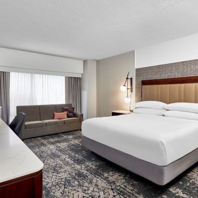 Club Level King Room with Sofabed Sheraton Indianapolis Hotel at Keystone Crossing Promo Code