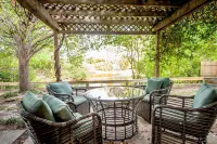 Ranch near beaches, downtown, Shem Creek, Old Village