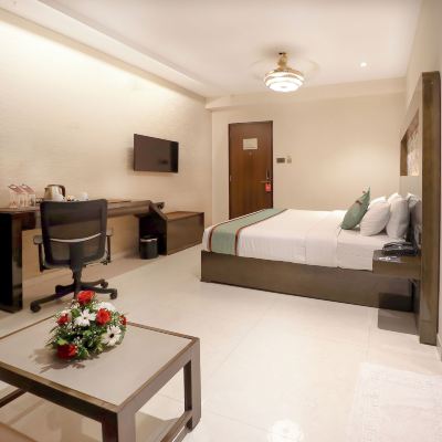 Deluxe Room The King's Square Promo Code