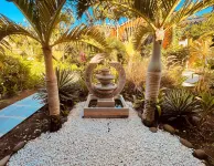 Tropicana Suites Hotel di 
