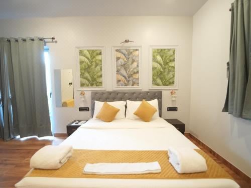 La Sea Vue Goa Suite With Balcony