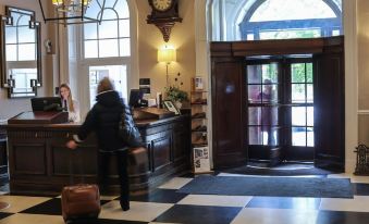 Queens Hotel Cheltenham - Housity