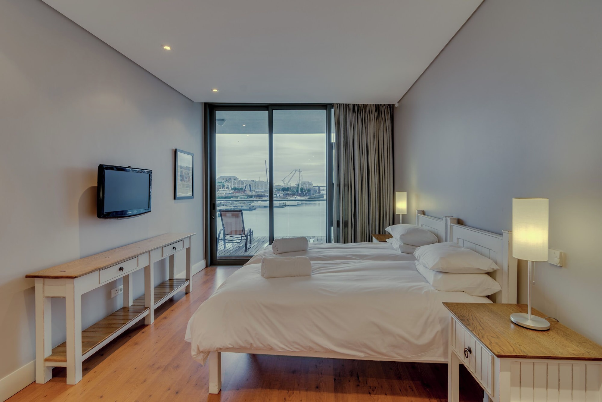 Mountain Marina Luxury Apartments两卧室豪华首选私人泳池2