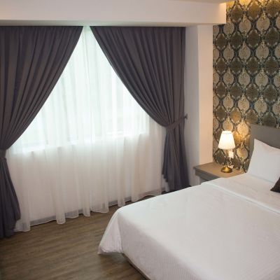 Deluxe Queen Room Kupon Qlassic Hotel