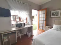 Rene's Guesthouse Hotel di 