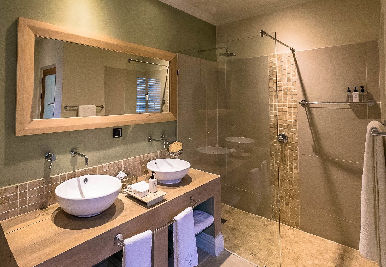 高级房， 私人游泳池， 山腰