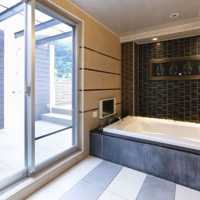 ゲストルーム(キング)(専用バルコニー)(喫煙) ホテル 現代楽園 伊勢原店 - 大人限定 クーポン