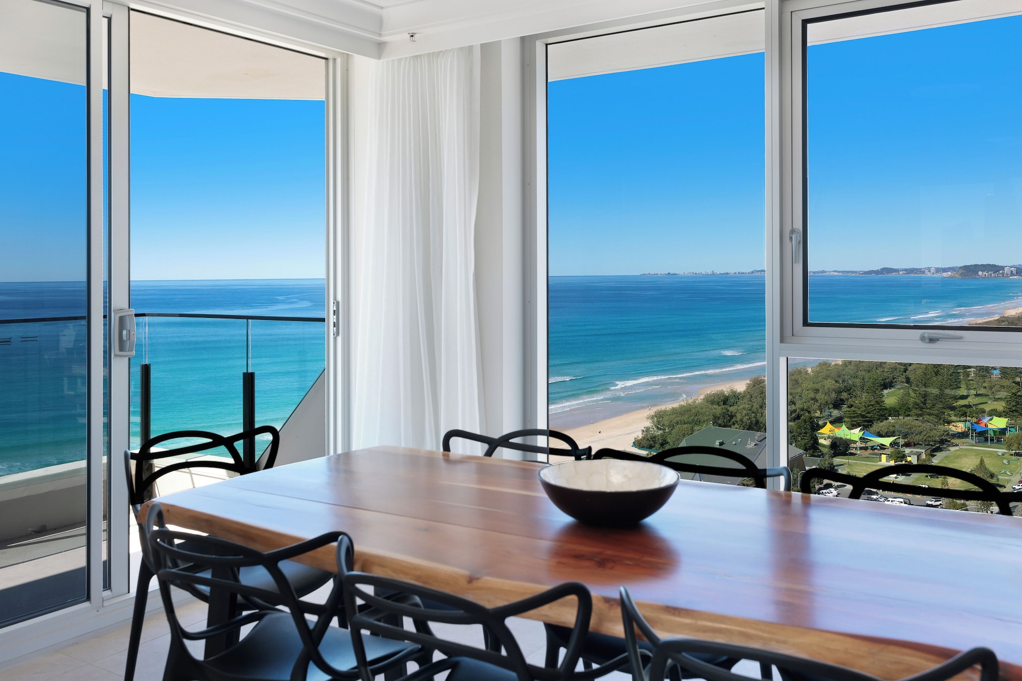 高级两卧室海景公寓