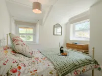 Primrose Cottage Hotels in Par