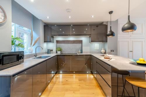 Oldfield House Four-Bedroom House