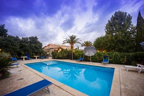 四卧室度假屋 - 带游泳池