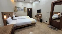 Hotel Gulmohar Grand