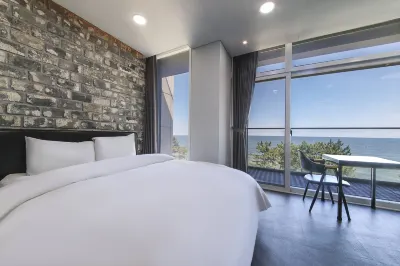 Hotel Cube Hotele w: 