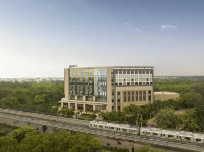Radisson Hotel Delhi MG Road Hotel di 
