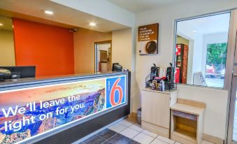 Motel 6 Huntsville, TX