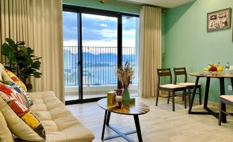 Apartment  Ocean-View Luxury with Balcony