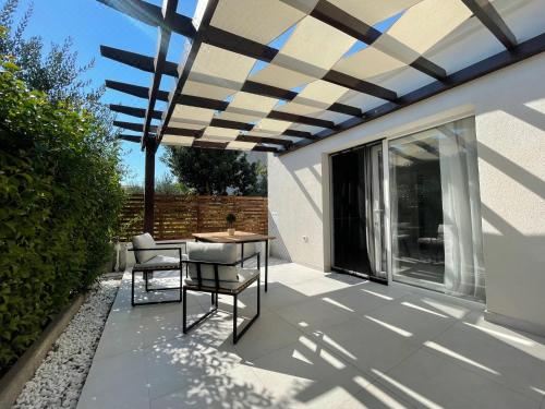 带露台一室公寓