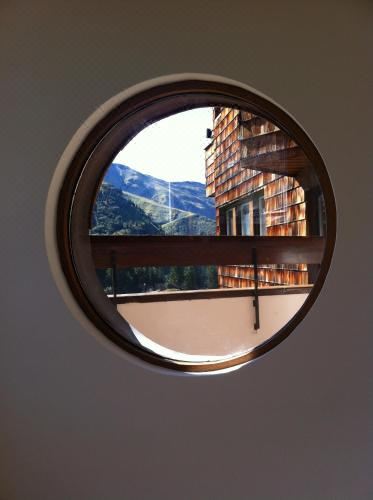 带阳台的山景一卧室公寓