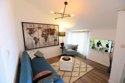 带露台的两卧室豪华海景公寓