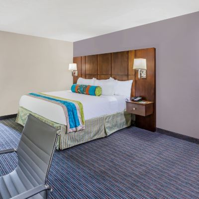 Standard Room Holiday Inn Hotel & Suites Oklahoma City North, an IHG Hotel Promo Code