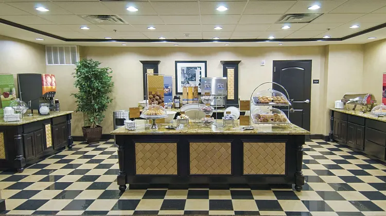 ハンプトン イン アンド スイーツ ディケーター  食事・レストラン