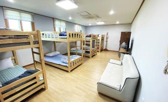 Sanbangsan Parktel - Hostel