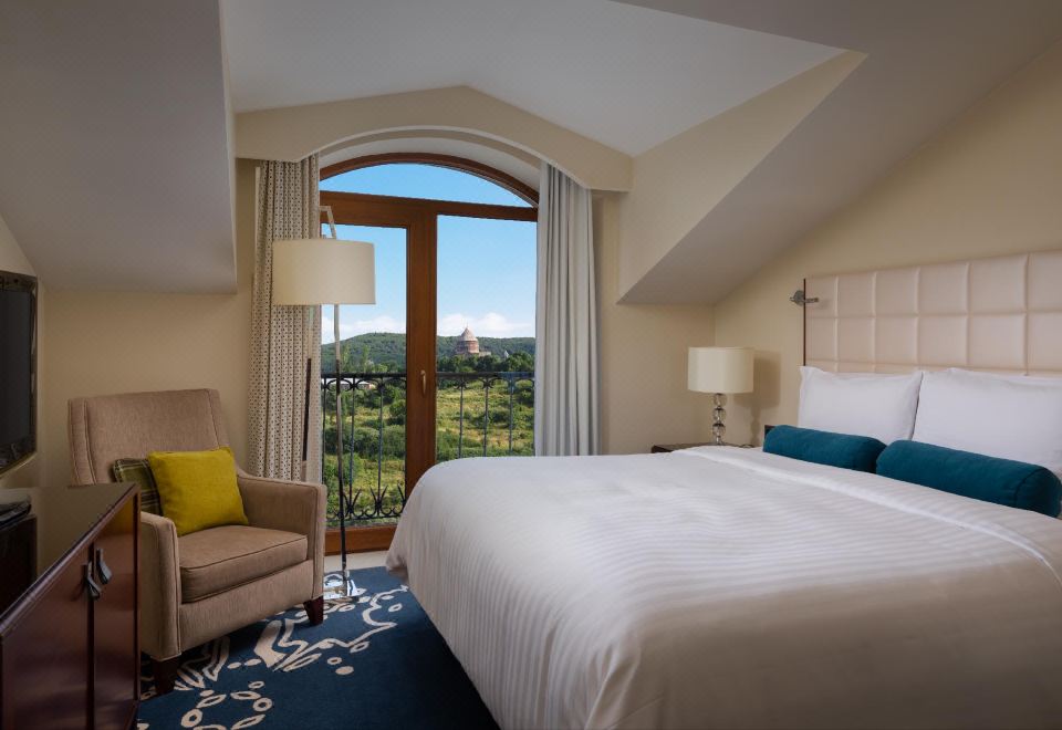 豪华度假村景观小屋 - 带1张特大床客房 - 带阳台