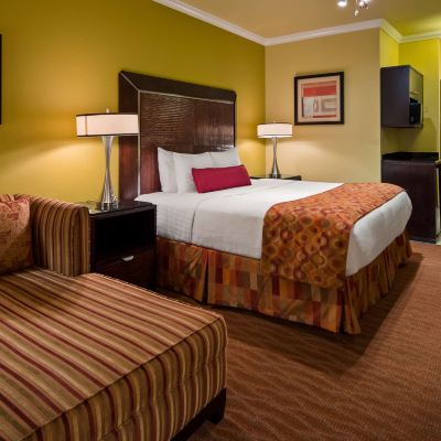 Mobility Accessible King Room with Roll in Shower Best Western Plus Christopher Inn & Suites Promo Code