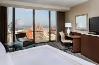 Detroit Marriott at the Renaissance Center Hotel a 
