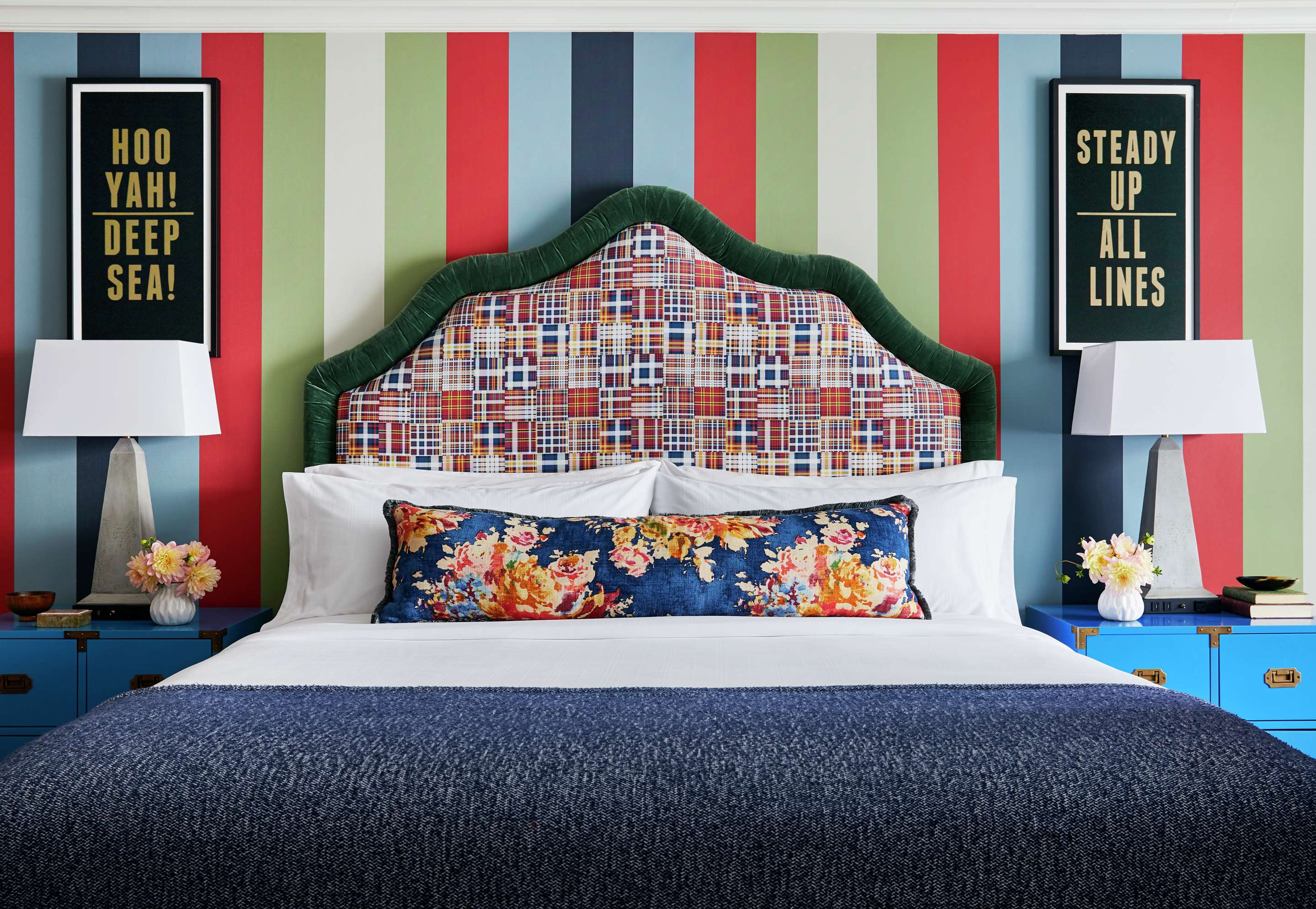 毕业中庭特大床房