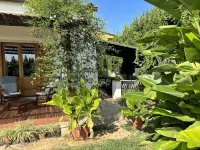 Villa Lucia with infinity pool and garden in an oasis of peace (Wi-Fi)