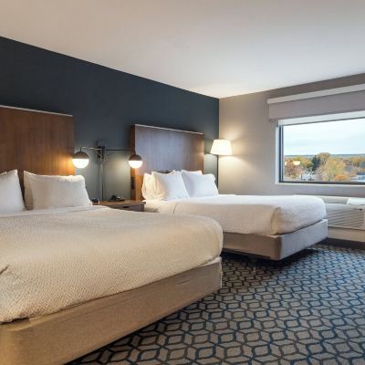 Room With 2 Queen Beds And Communications Mobility Accessible Roll-in Shower Niagara Riverside Resort, BW Premier Collection Promo Code