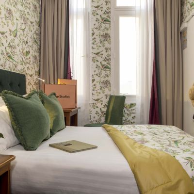 Standard Double Room Hôtel le Regent Paris Promo Code