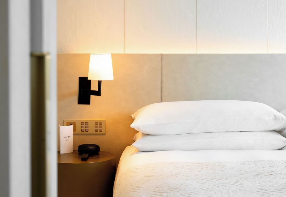 The Singapore EDITIONTanglin Suite, 1 Bedroom Larger Suite, 1 King, Corner Room