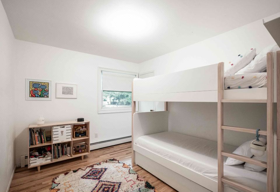 时尚的后院绿洲，带火坑-温馨现代度假屋