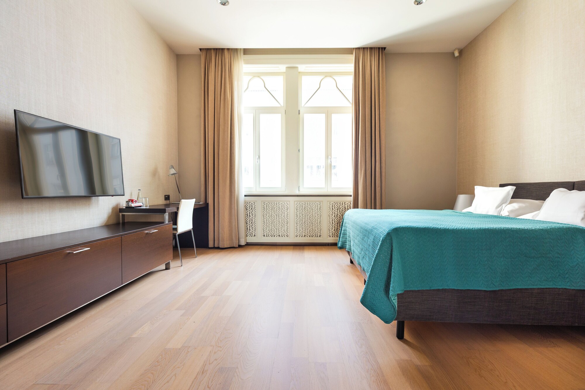 豪华双床或双人房，无烟，带小厨房