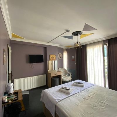 Deluxe Double Room Retro Suites Promo Code