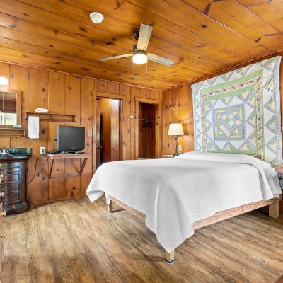 Romantic Suite, 1 Queen Bed, Kitchenette Lakeview on The Lake Promo Code