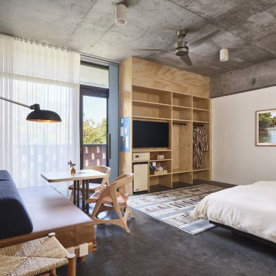 Deluxe King Room The Carpenter Hotel Promo Code