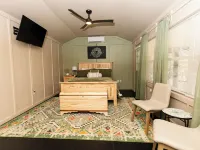 Country Cabin on the Creek in Belton with WiFi, AC ベルトンのホテル