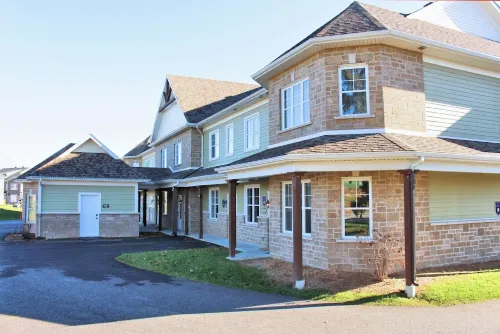 Luxurious 3 bedroom condo. 2 minutes from beautiful Mont Bromont.  CITQ#248275