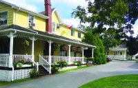 Shining Waters Country Inn Hotels in 