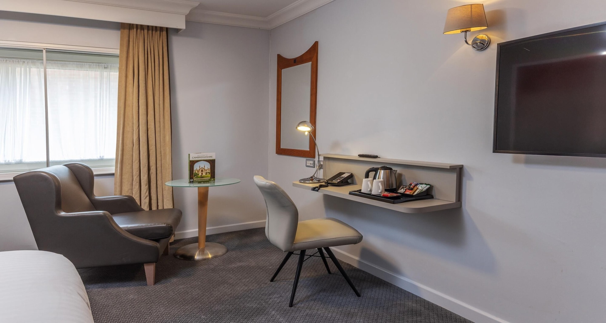 高级大床房带梳化床-禁烟