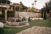 Selah Hotel