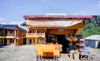 SUPER OYO 3702 Homestay Bougenville Syariah - Housity
