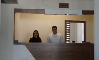 Zümrüt Palas Otel - Housity