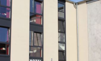 Arena Hotel - Housity