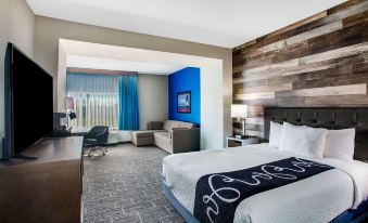 La Quinta Inn & Suites by Wyndham Pittsburg