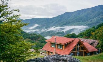 Gurye Jirisan Punggyeongchae Pension